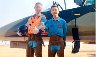 Phi công L-39 không nhảy dù, cố lái máy bay ra cánh đồng
