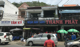 Bát nháo cảnh mua bán hải sản đường Trần Phú (Vũng Tàu)