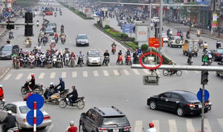Camera giao thông Hà Nội bắt lỗi kiểu khác lạ
