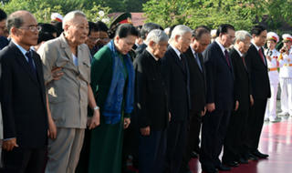 Lãnh đạo Đảng, Nhà nước dâng hương tưởng niệm các anh hùng liệt sĩ