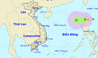 Áp thấp nhiệt đới gần biển Đông, đất liền mưa dông rải rác cả 3 miền