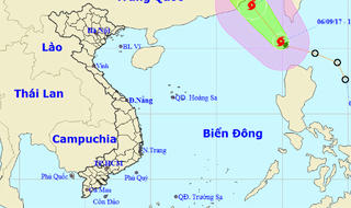 Bão giật cấp 10 đổ bộ Biển Đông
