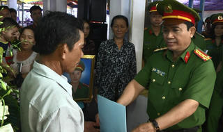 Thăng hàm cho Thượng úy cảnh sát hy sinh khi cứu hỏa nhà dân 