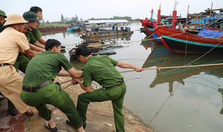 Bộ Công an huy động lực lượng ứng phó áp thấp nhiệt đới và mưa, lũ