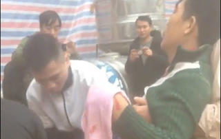 Nhặt đạn sau vụ nổ Bắc Ninh, ông thợ mộc vỡ đùi, nát tay
