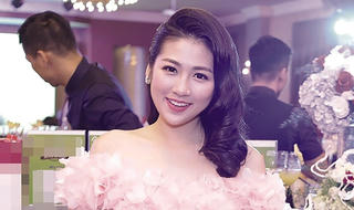 Á hậu Tú Anh tiết lộ sự thật về tin đồn đang yêu em chồng Hà Tăng