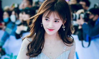 'Mỹ nhân 4000 năm có một' xuất hiện như nữ thần