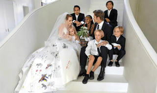 Brad Pitt và Angelina Jolie chính thức ly hôn