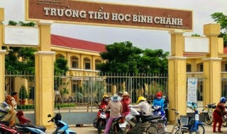 Để cô giáo quỳ gối trước phụ huynh, hiệu trưởng bị điều xuống đứng lớp