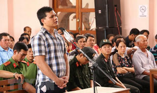 Gã trai hoang tưởng chém chết mẹ và hàng xóm của người yêu lĩnh án tử