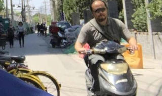 Cảnh già của rocker phản bạn, ngoại tình và ly hôn Vương Phi