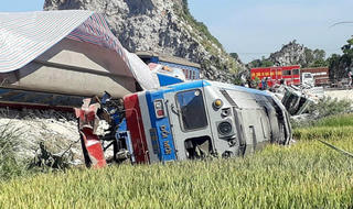 Vợ lái tàu khóc nấc kể về chuyến tàu định mệnh chồng gặp nạn