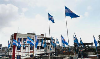 Dịp 'kiếm cơm'  4 triệu người làm cờ ở Bangladesh