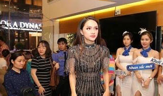 Hoa hậu Hương Giang: 'Thay đổi để thấy đời đẹp và ý nghĩa hơn'