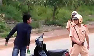 Chống người thi hành công vụ và hủy hoại tài sản công quyền bị xử lý thế nào?