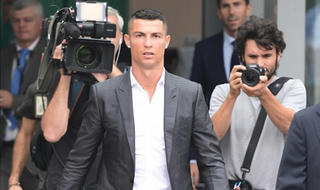 Những hình ảnh ấn tượng ngày Ronaldo chính thức gia nhập Juventus