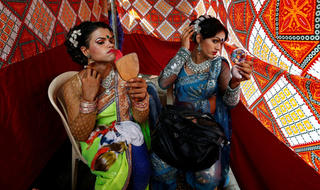 Ấn Độ thuê người chuyển giới làm bảo vệ nhà tình thương dành cho phái yếu