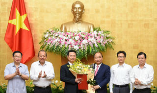 Thủ tướng trao Quyết định giao quyền Bộ trưởng Thông tin và Truyền thông