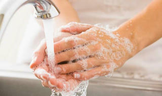 Phát hiện vi khuẩn nguy hiểm 'bất chấp' chất khử trùng chứa cồn