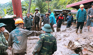 6 người chết, 5 người mất tích, 7 nhà sập do mưa lũ ở huyện Phong Thổ