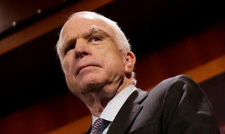 Tổng thống Trump bày tỏ lòng tôn trọng Thượng nghị sỹ John McCain