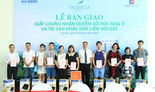 MIKGroup trao giấy chứng nhận quyền sở hữu nhà ở cho cư dân Valencia Garden