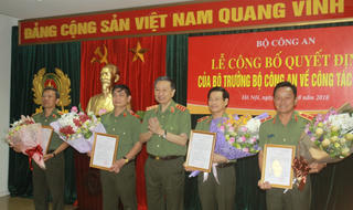 4 tướng Bộ Công an nghỉ công tác chờ hưởng chế độ hưu