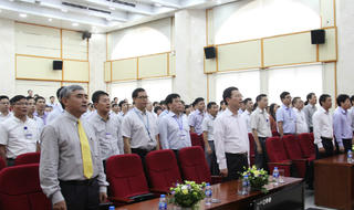 Tổ chức Lễ chào cờ và hát Quốc ca hằng tháng tại Bộ TT&TT