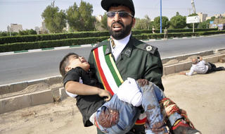 Lễ duyệt binh tang tóc ở Iran