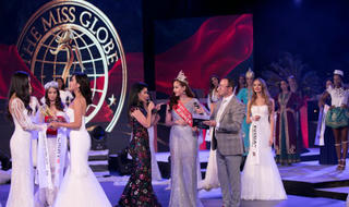 Dở cười dở mếu sự cố đêm đăng quang Miss Globe 2018