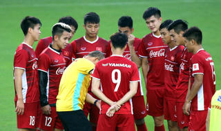 Công Vinh hiến kế cho HLV Park đấu Malaysia, VFF bán vé online nếu tuyển Việt Nam vào bán kết