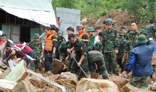 14 người chết, 25 người bị thương do mưa lũ ở Nha Trang
