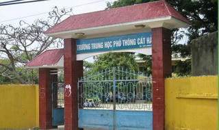 Nam sinh thủ dao đến trường bất ngờ đâm bạn trọng thương