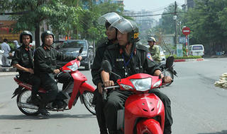 Hà Nội lập 24 tổ công tác phạt người không đội mũ bảo hiểm