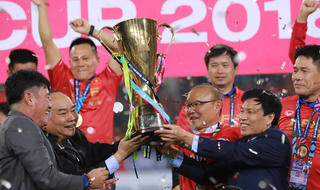 Chiều nay, Thủ tướng tiếp các nhà vô địch AFF Cup 2018 và 2 'ông bầu'