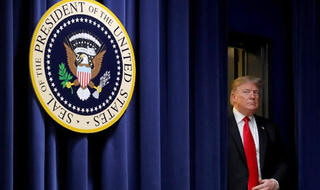  Những ngày cuối năm đau đầu của Tổng thống Trump