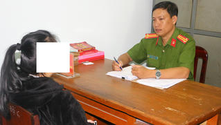 Cô gái miền Tây 17 tuổi bị bán làm vợ 2 người đàn ông Trung Quốc