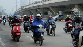 Gió mùa kéo mưa tràn về, Hà Nội rét 11 độ C, vùng núi cao 5 độ C