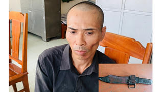 Bắt đối tượng trốn nã nguy hiểm dùng dao chống công an chiều 30 Tết