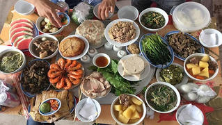 Kiểm soát thực phẩm tại các bữa cỗ gia đình đông người ở Hà Nội