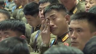 Sĩ quan Triều Tiên bật khóc khi họp với Nhà lãnh đạo Kim Jong-un