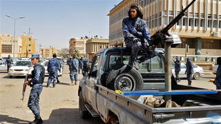 Nhận lệnh tấn công, quân đội miền Đông Libya kiểm soát phía Tây thủ đô Tripoli
