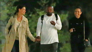 Katie Holmes xuất hiện bên con riêng của bạn trai