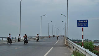 Người đàn ông chết dưới sông, để lại xe trên cầu