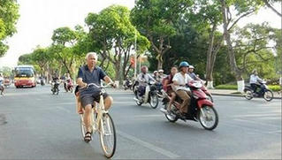 Hôm nay nhiều khu vực có mây và mưa dông, nhiệt độ cao nhất 35 - 37 độ C