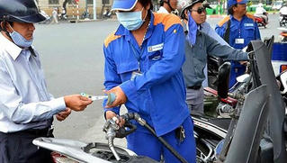 Giá xăng lại tăng mạnh từ chiều nay, 2/5