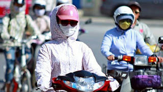 Hôm nay Hà Nội nắng nóng 39 độ C, vùng núi có nơi 40 độ C
