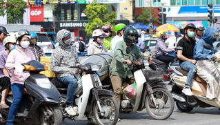 Hôm nay Hà Nội ngày oi nóng trên 37 độ C, chiều tối và đêm mưa giông