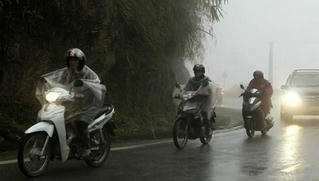 Đêm nay miền Bắc mưa lớn, vùng núi đề phòng lũ quét và lở đất