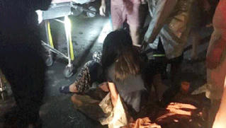 6 người mắc kẹt trong ngôi nhà cháy lúc nửa đêm ở Hà Nội